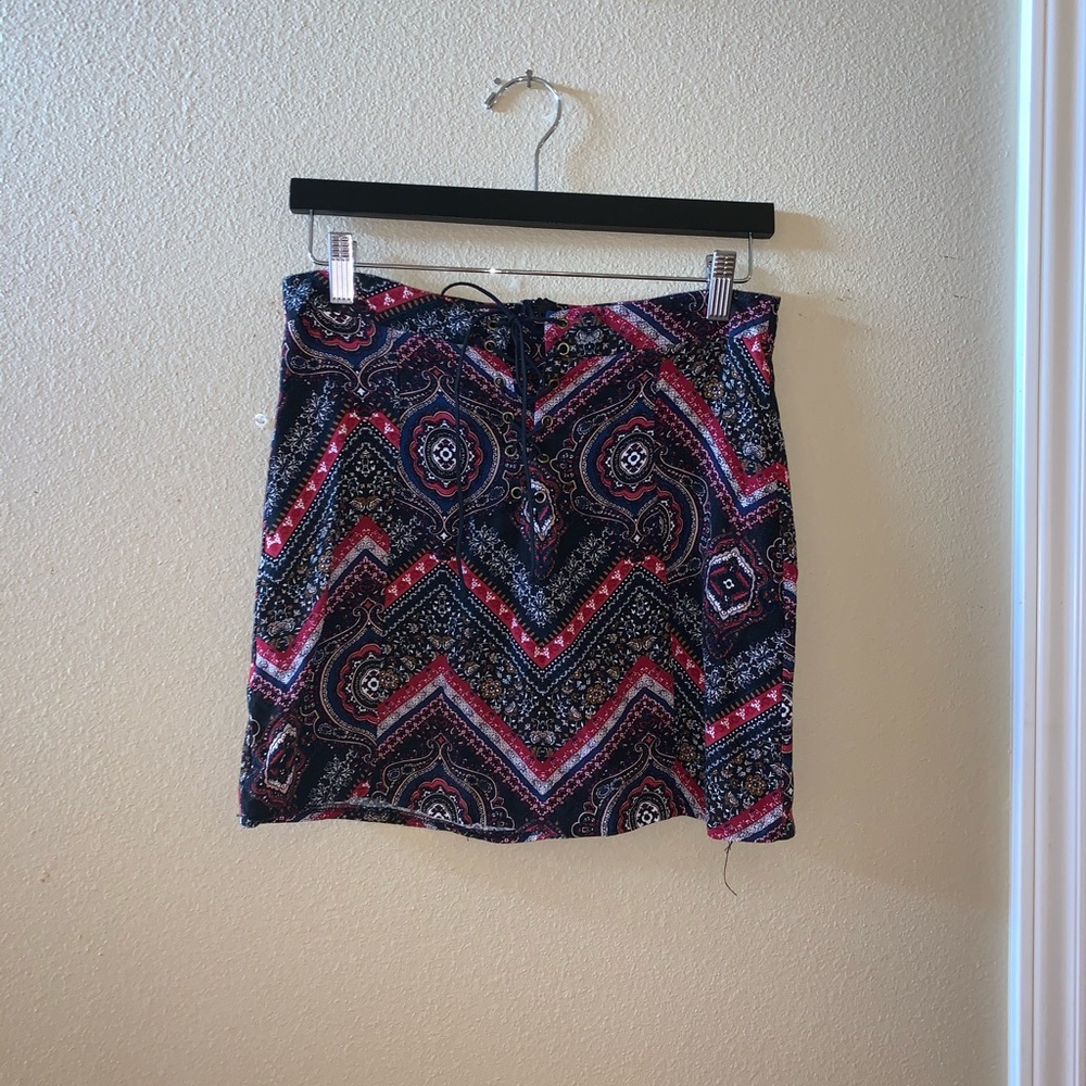 Black/navy/red skirt